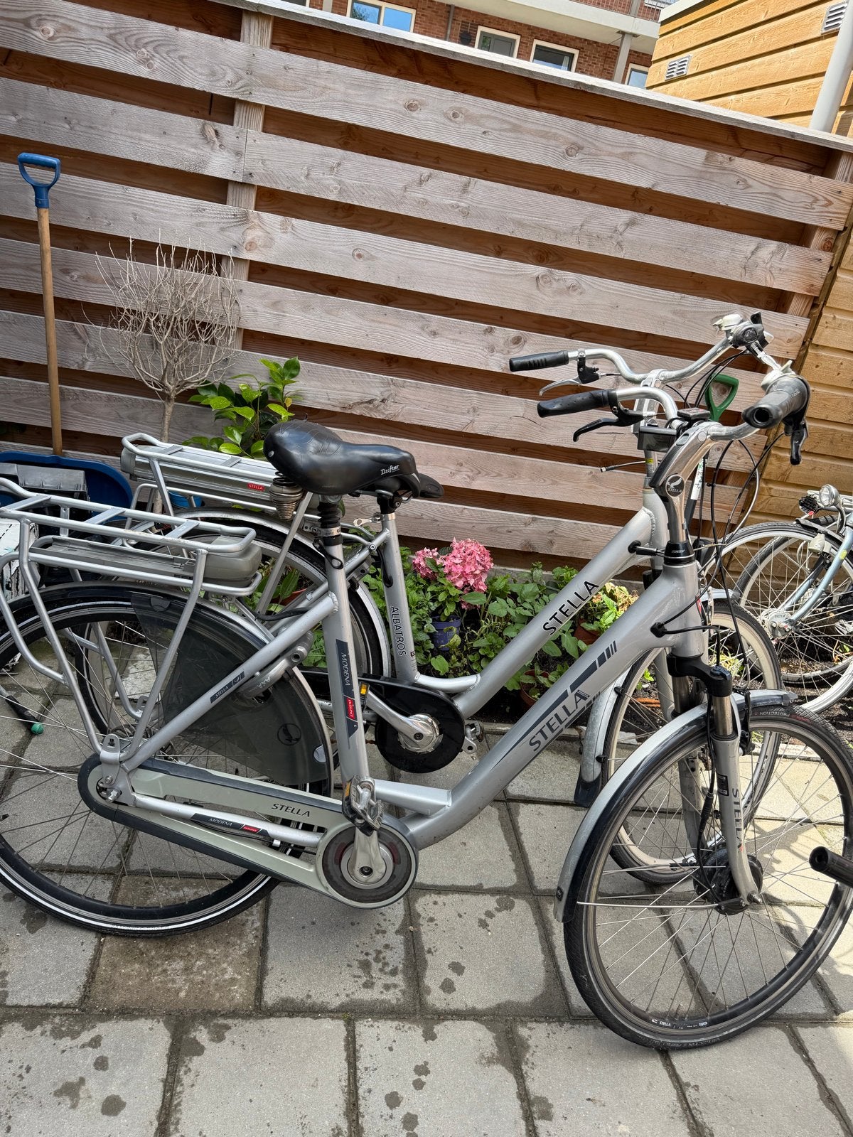 1 x opknappen nakijken  Damesfiets, Overige merken, Gebruikt, Velgrem, Versnellingen