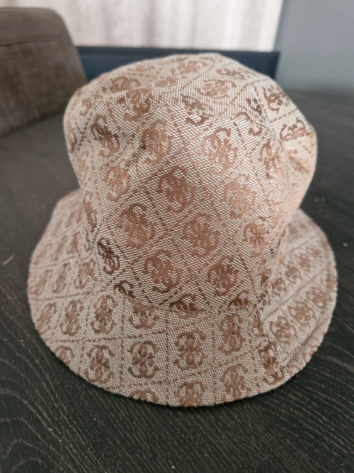 Guess bucket hat / vissershoed, Ophalen of Verzenden, Zo goed als nieuw, One size fits all