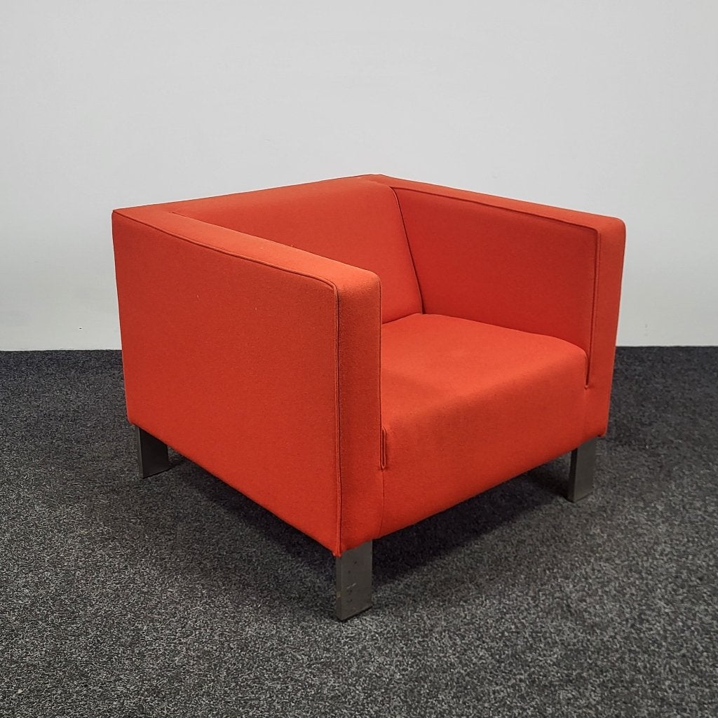Lensvelt Fauteuil - Rood (d) | OUTLET 25575, Huis en Inrichting, Fauteuils, Ophalen, Gebruikt, 75 tot 100 cm, Stof