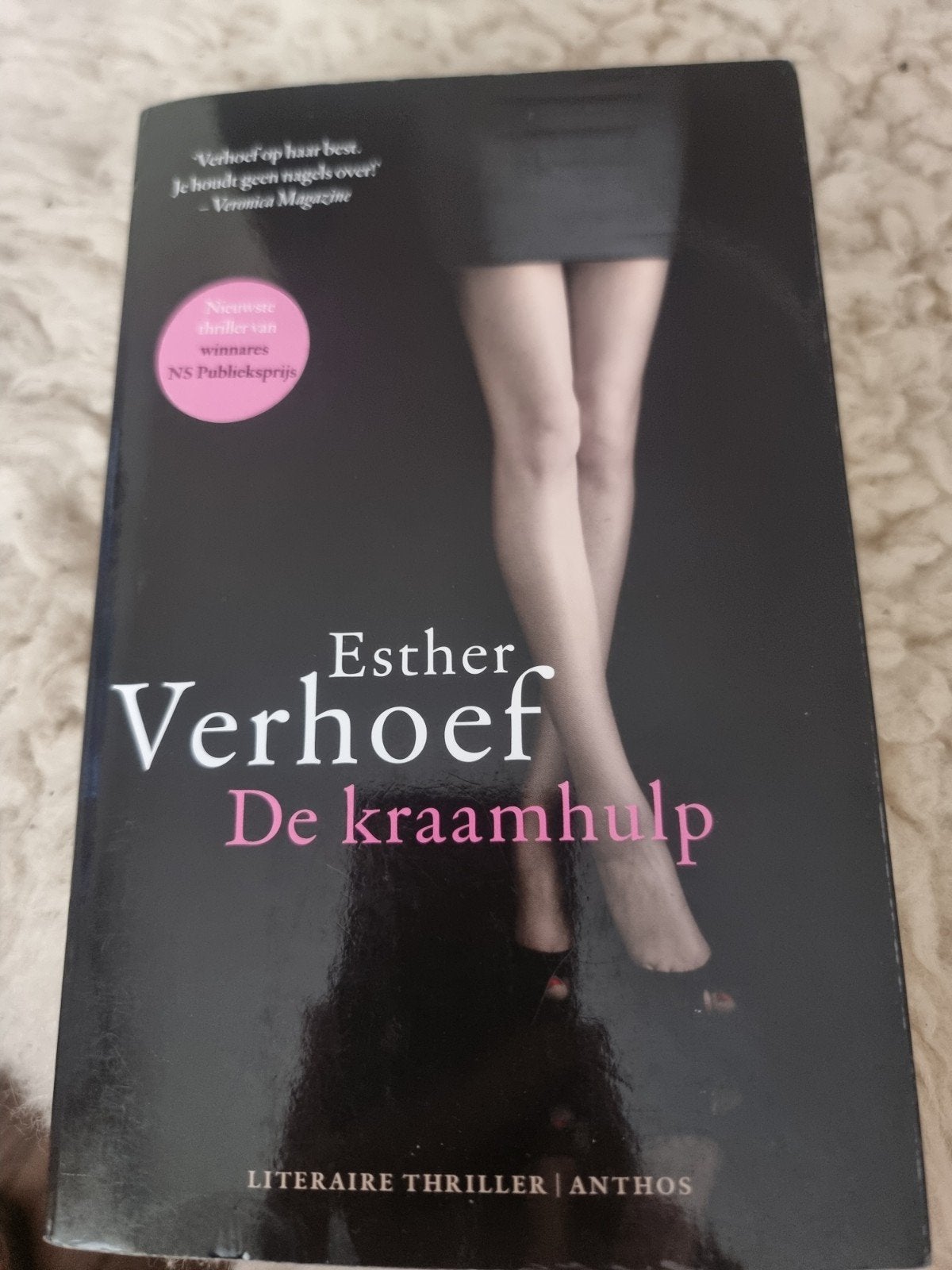 Esther Verhoef - De Kraamhulp (Thriller), Boeken, Ophalen of Verzenden, Zo goed als nieuw