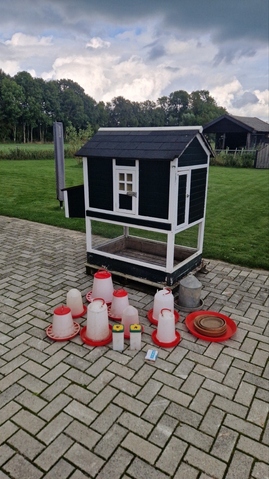 kippenhok met veel drinkbakken en voerbakken, Ophalen, Gebruikt, Kippenhok of Kippenren