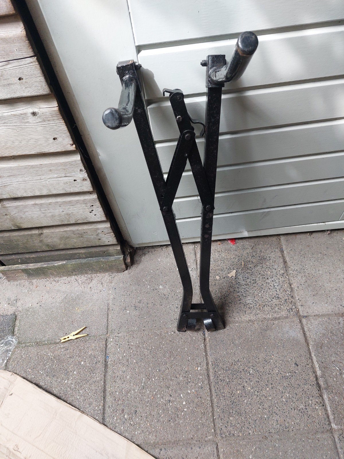 Gebruikte stevige fietsendrager voor op de trekhaak., Ophalen, 2 fietsen, Gebruikt, Achterklepdrager