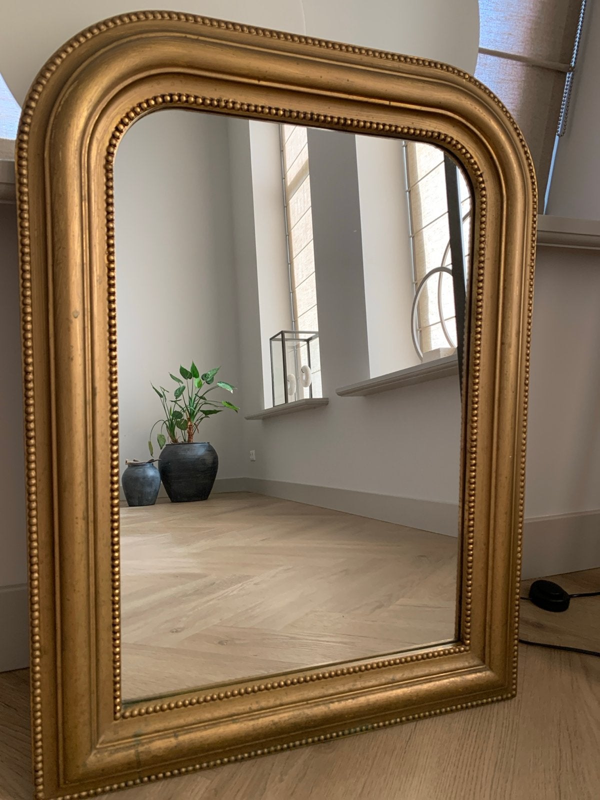 Brocante gouden spiegel met sierlijke lijst, Antiek en Kunst, Ophalen, Rechthoekig, 50 tot 100 cm, 100 tot 150 cm