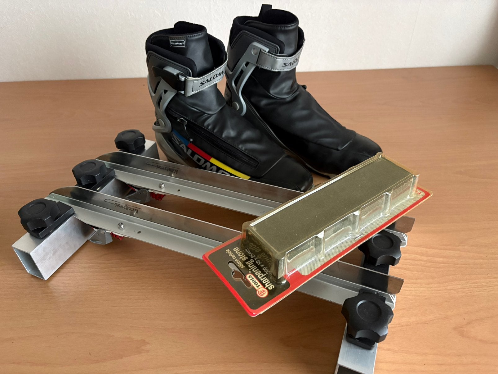 Salomon Clicknoren mt 42 incl. ijzers slijpapparaat en steen, Sport en Fitness, Overige merken, Klapschaats, Gebruikt, .