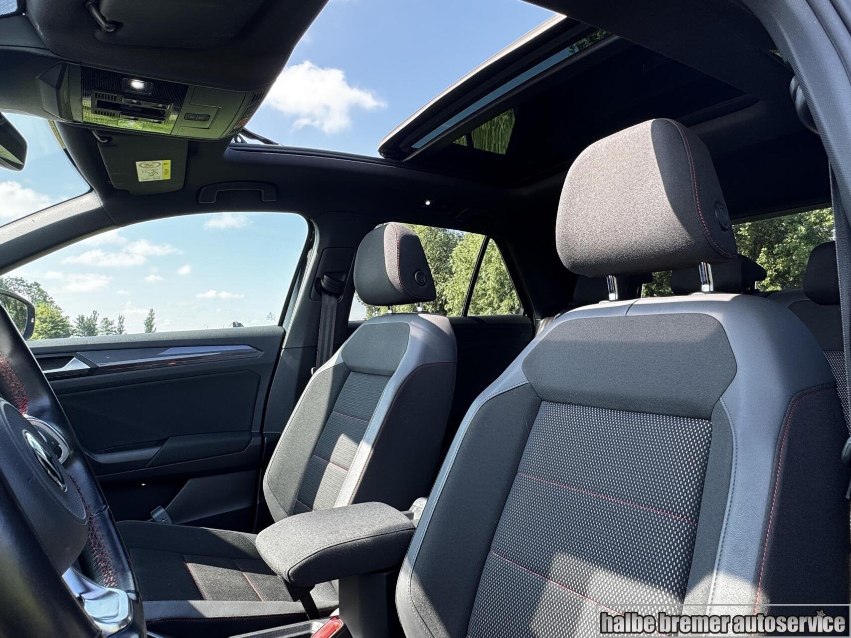 Volkswagen T-Roc 1.5 TSI Sport |Camera|Pano|Clima|ACC|18inch, Auto's, 1254 kg, Euro 6, 4 cilinders, 150 pk