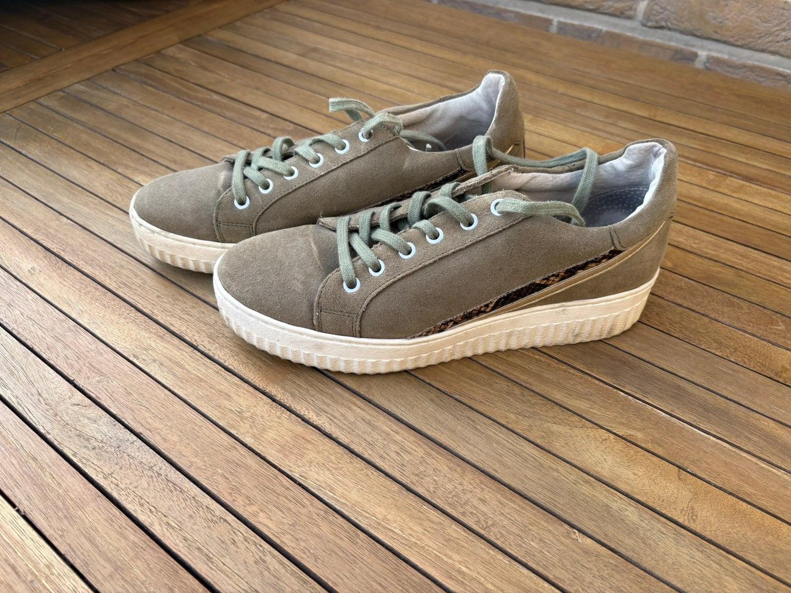 Hispanitas Schoenen te koop!, Ophalen of Verzenden, Zo goed als nieuw, Overige kleuren, Sneakers of Gympen