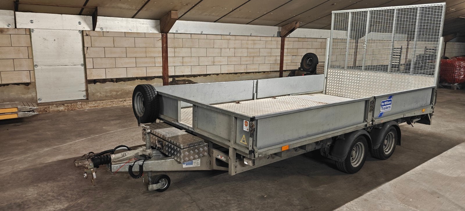 IForWilliams oprijwagen met lange klep, Ophalen, Gebruikt