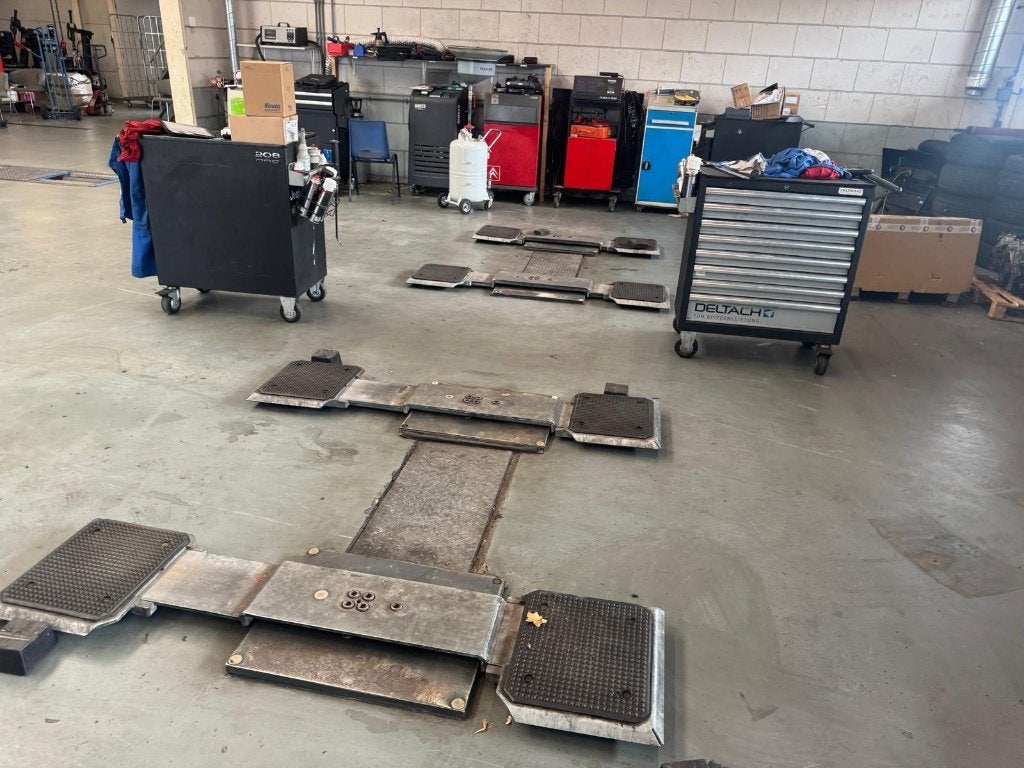 Pitlift 3,5 ton / wielvrije hefbrug, Ophalen, Gebruikt, Wolf tools, Wolf tools