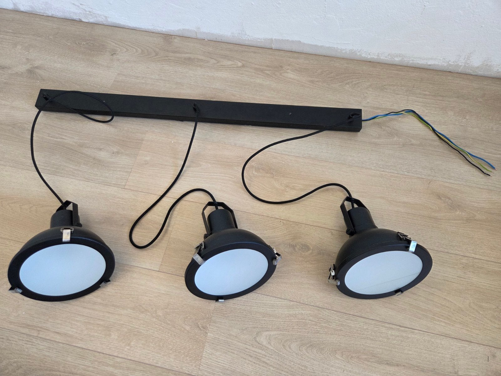 Karwei Hanglamp Magnus - Zwart metaal, Ophalen, Modern, Industrieel, E27 (groot), Zo goed als nieuw