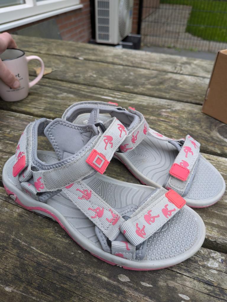 Nike sunray sandalen maat 34, Kinderen en Baby's, Kinderkleding | Schoenen en Sokken, Ophalen of Verzenden, Zo goed als nieuw