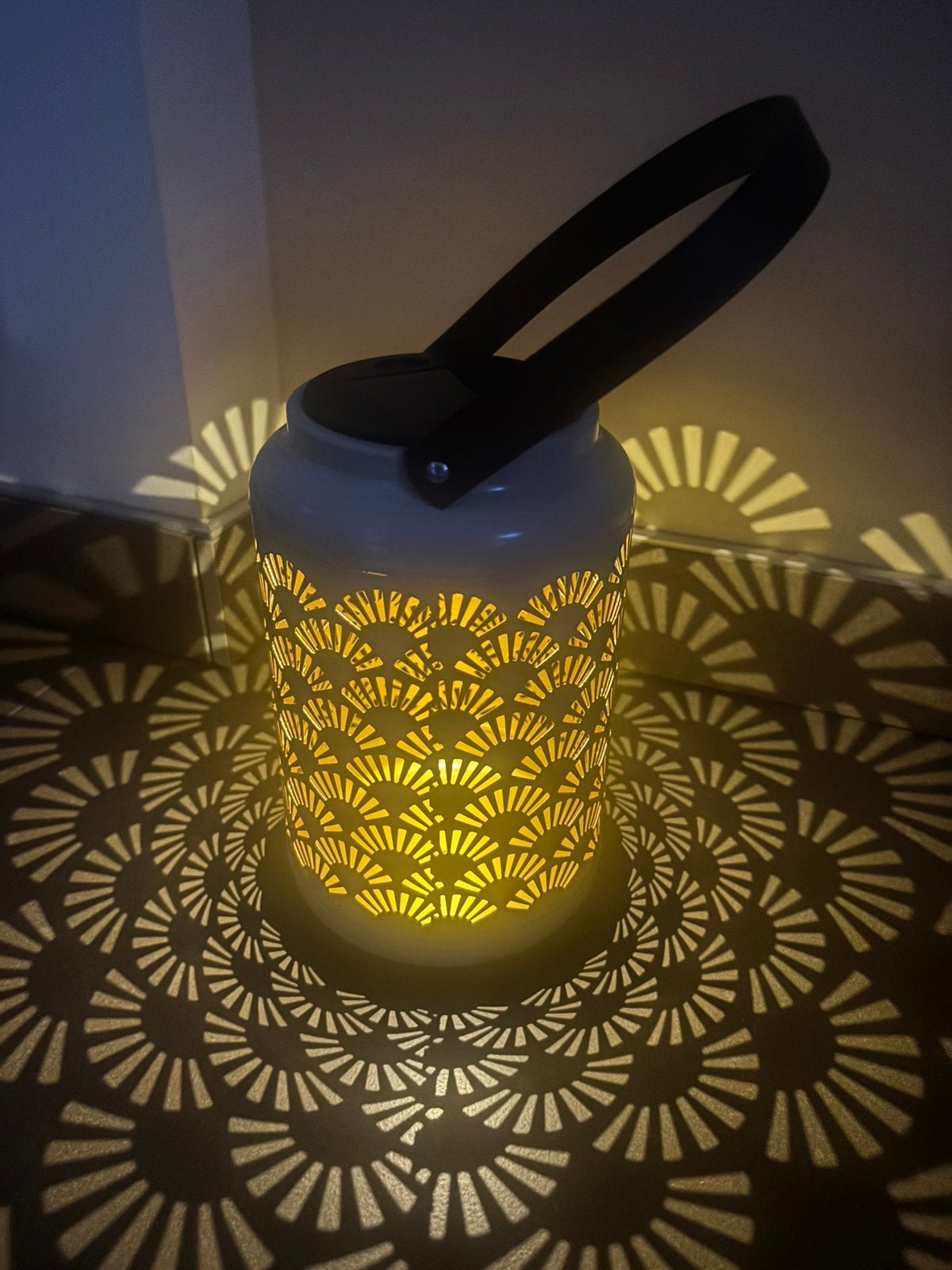 Metalen solar zonne-energie lantaarn LED verlichting terras, Ophalen of Verzenden, Zo goed als nieuw