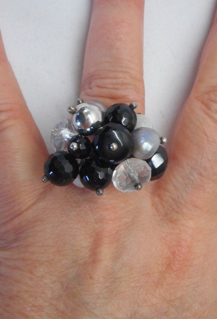 Zilveren ring met parels en bedels maat 16,5 nr.091