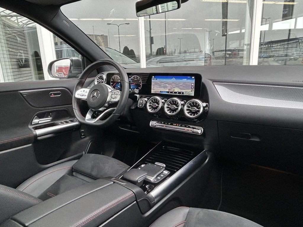 Mercedes-Benz GLA-klasse 180 AMG | Panoramadak | Sfeerverlic, Auto's, Mercedes-Benz, Gebruikt, 4 cilinders, Leder en Stof, Origineel Nederlands