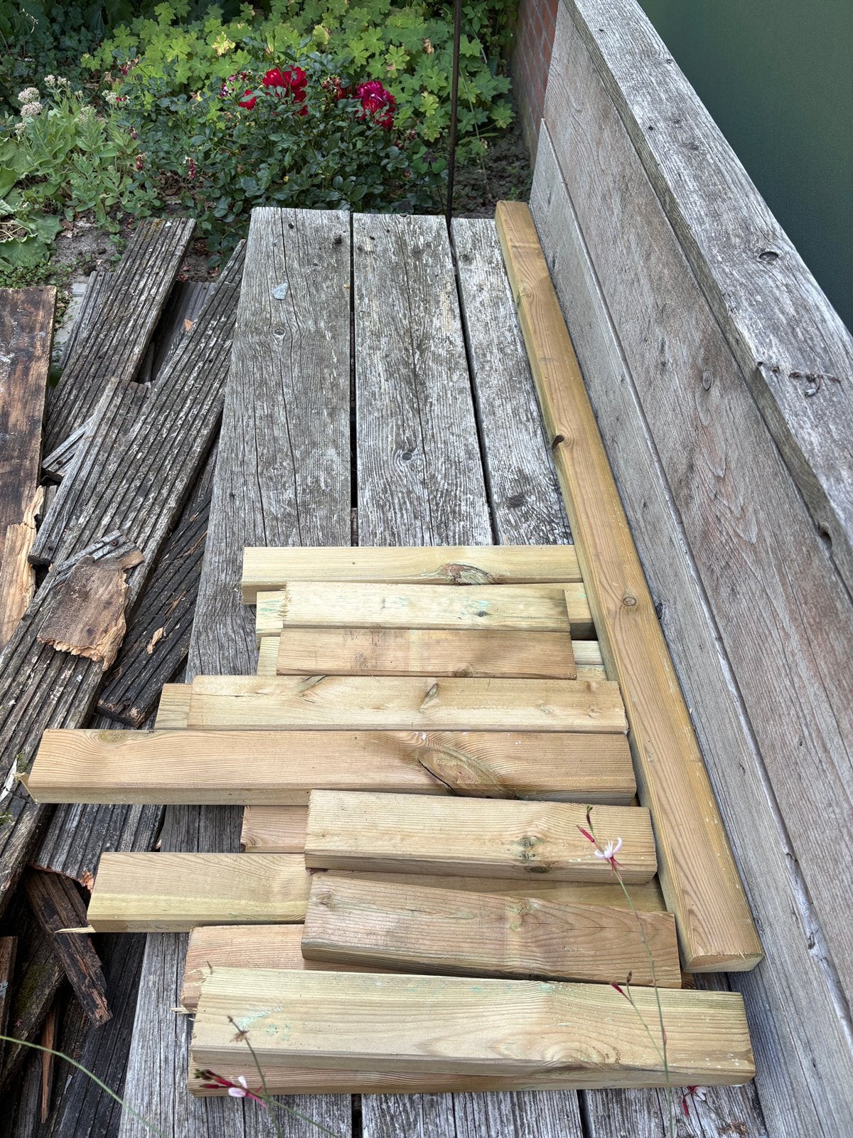 Reststukken van geschaafde balken geïmpregneerd hout, Ophalen, Zo goed als nieuw, Minder dan 180 cm, Planken