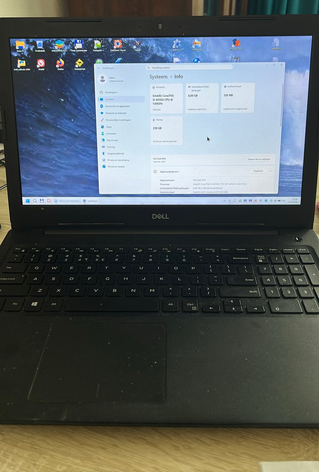 Dell Latitude 3590 laptop (Windows 11), Computers en Software, Windows Laptops, Gebruikt, 15 inch, SSD, 2 tot 3 Ghz, 8 GB, Qwerty