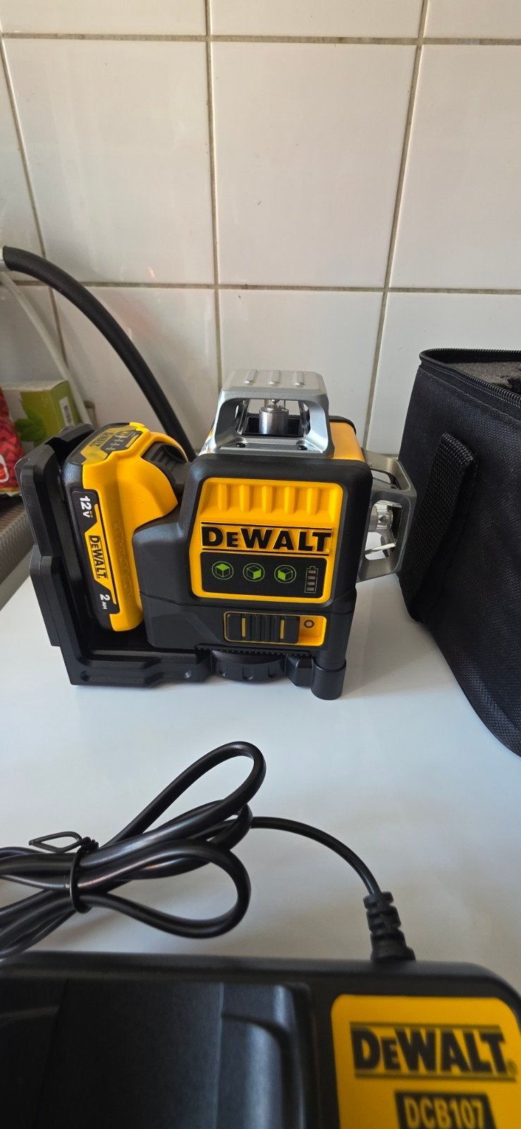 DeWalt DCE089D1G Laserwaterpas met accu en lader, Doe-het-zelf en Verbouw, Gereedschap | Handgereedschap, Ophalen, Zo goed als nieuw