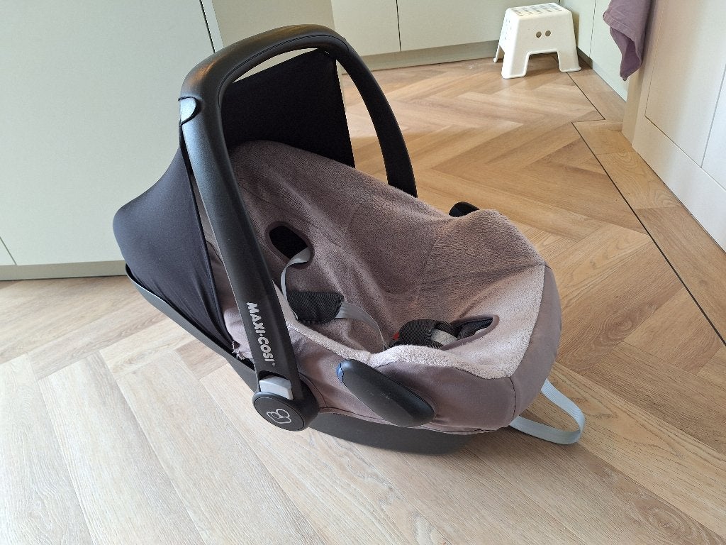 Maxi cosi rock, Ophalen, Autogordel of Isofix, Slaapstand, Zo goed als nieuw
