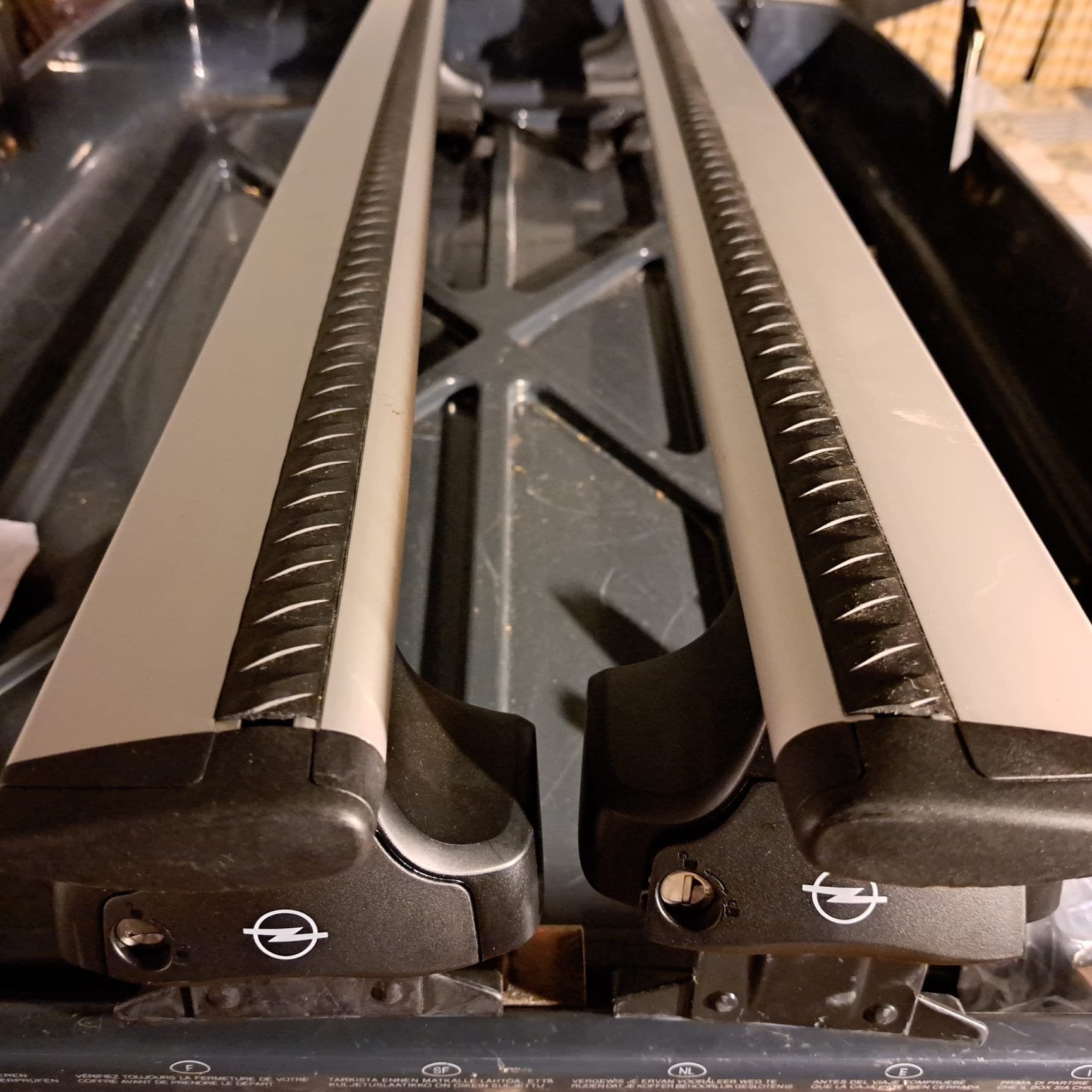 Dakdragers voor Opel Crossland 2021 (dakkoffer), Auto diversen, Ophalen, Gebruikt