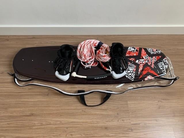 JOBE wakeboard, Watersport en Boten, Ophalen, Zo goed als nieuw, Board en Schoenen