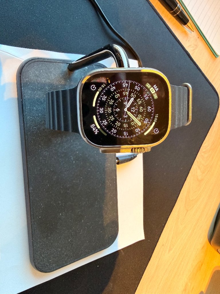 Apple Watch Ultra 1 - 49mm Titanium & Zens Dual oplader, Apple Watch ⌚️, IOS, Ophalen of Verzenden, Zo goed als nieuw