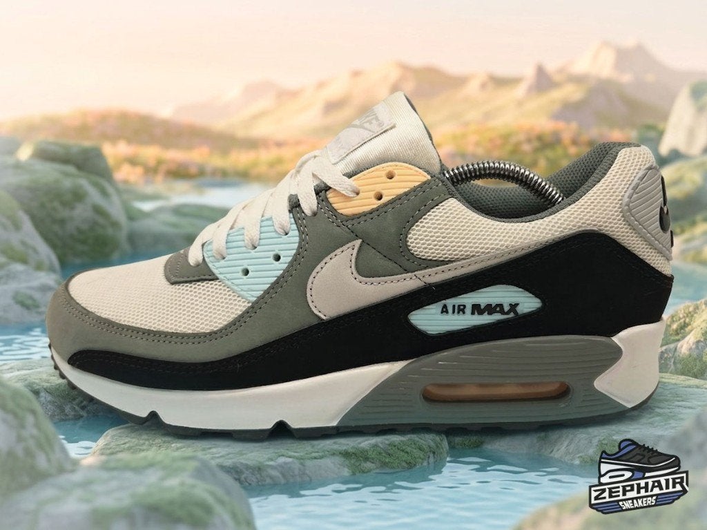 Nike Air Max 90 'Photon Dust' EU45.5 2024, Kleding | Heren, Schoenen, Colosseum 1, 1213 NL Hilversum, Nederland, Verzenden, Wit