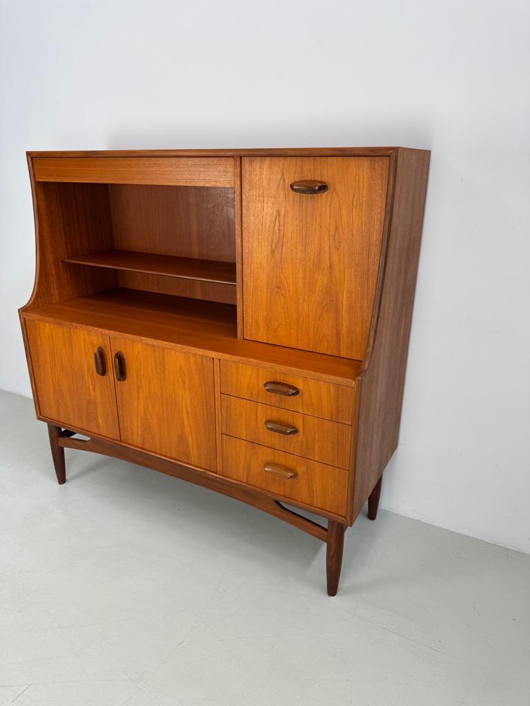 Vintage highboard  G-Plan, Huis en Inrichting, Kasten | Dressoirs, Verzenden, 150 tot 200 cm, Teakhout, Zo goed als nieuw
