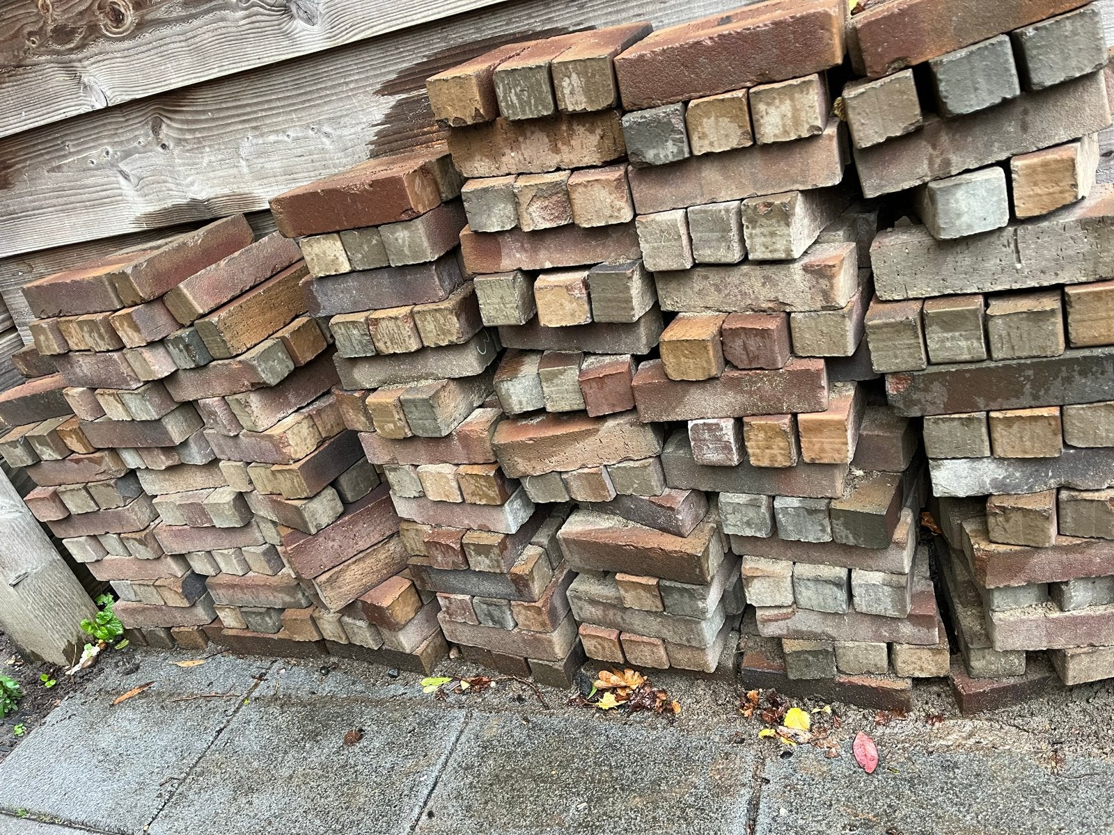 Gratis 6m2 Gebruikte waaltjes voor tuin of bestrating, Ophalen, Gebruikt, Keramiek, Klinkers