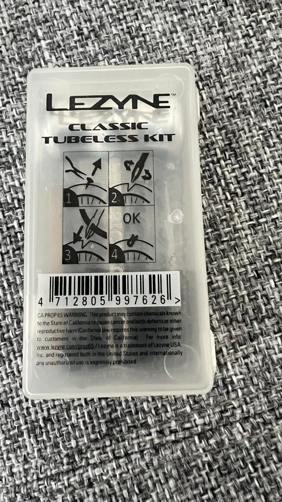 Lezyne Classic Tubeless Reparatie Kit, Fietsen en Brommers, Fietsaccessoires | Fietsgereedschap, Ophalen, Zo goed als nieuw, Bandgereedschap