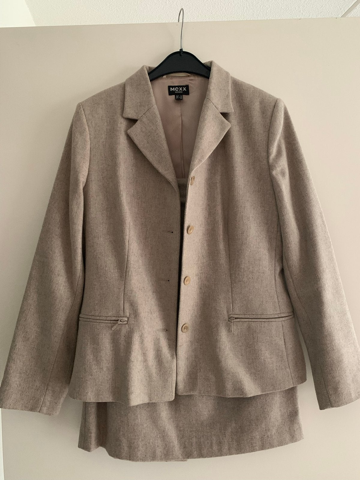 Beige mantelpak van Mexx maat 40, Maat 38/40 (M), Kostuum of Pak, Beige, Ophalen of Verzenden