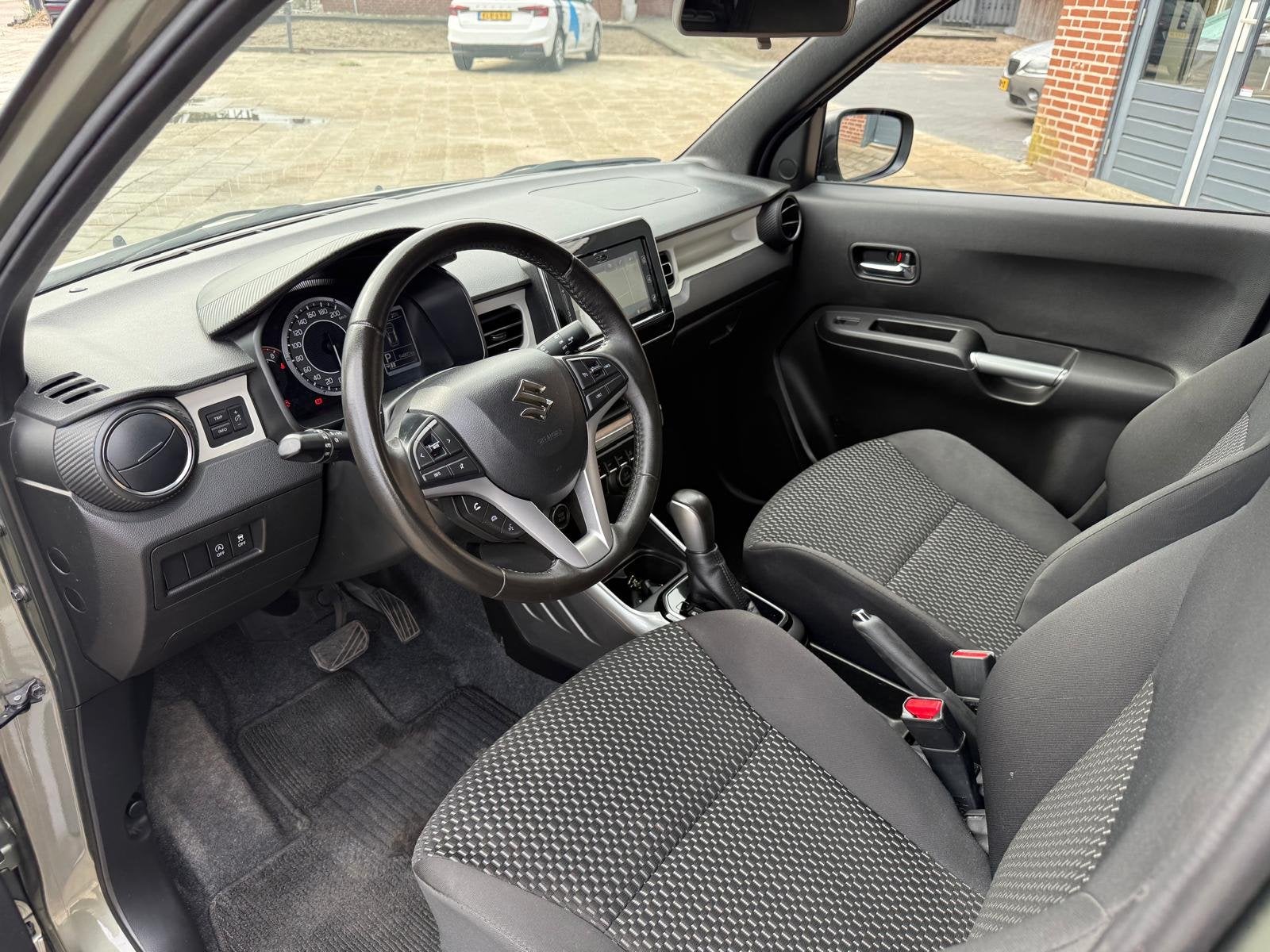 Suzuki Ignis 1.2 Smart Hybrid Style Automaat Navi | Camera |, Stof, Gebruikt, 4 cilinders, Bedrijf