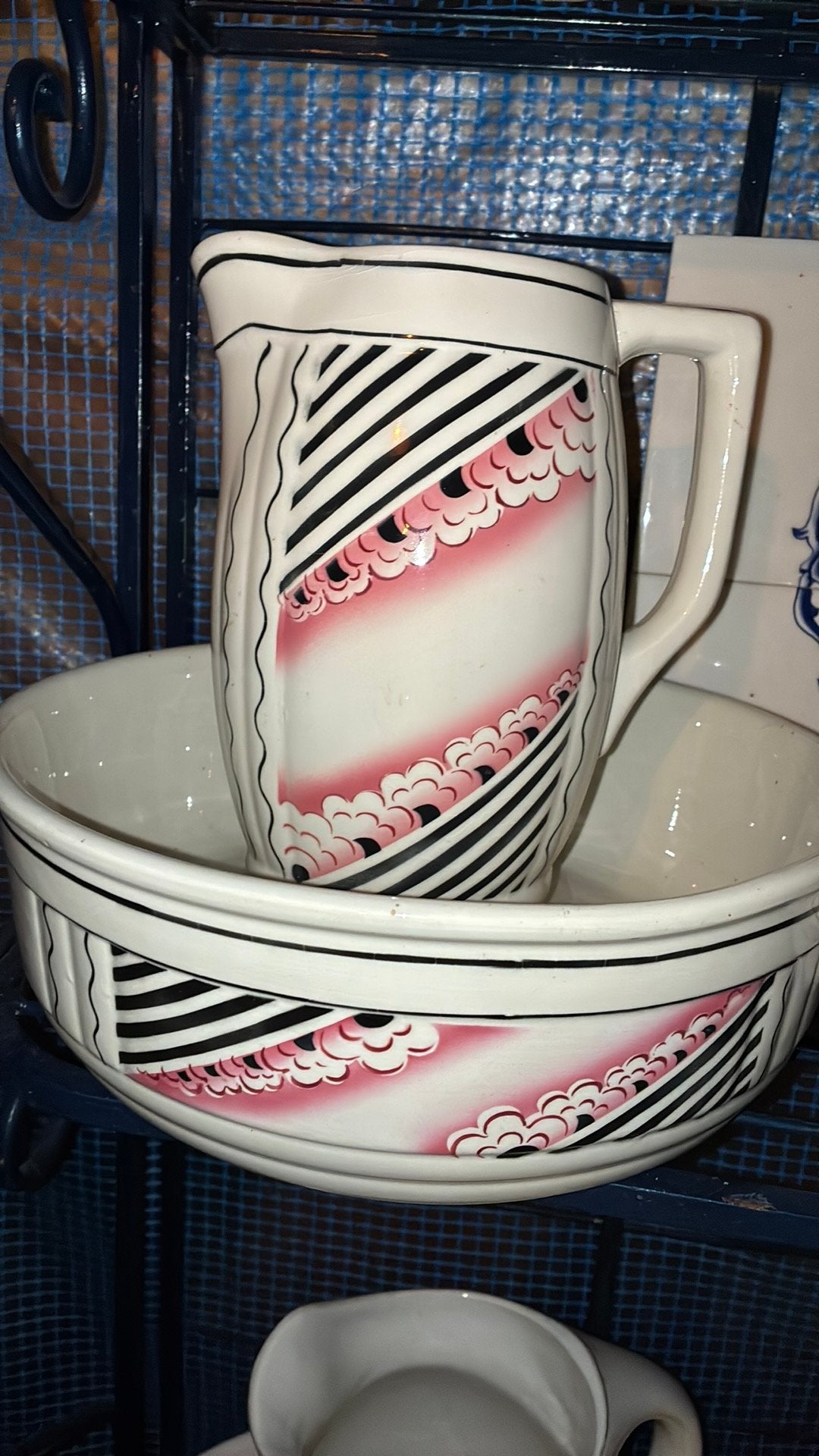 Boch Art Deco Wasstel met Roze en Zwarte Decoratie, Ophalen