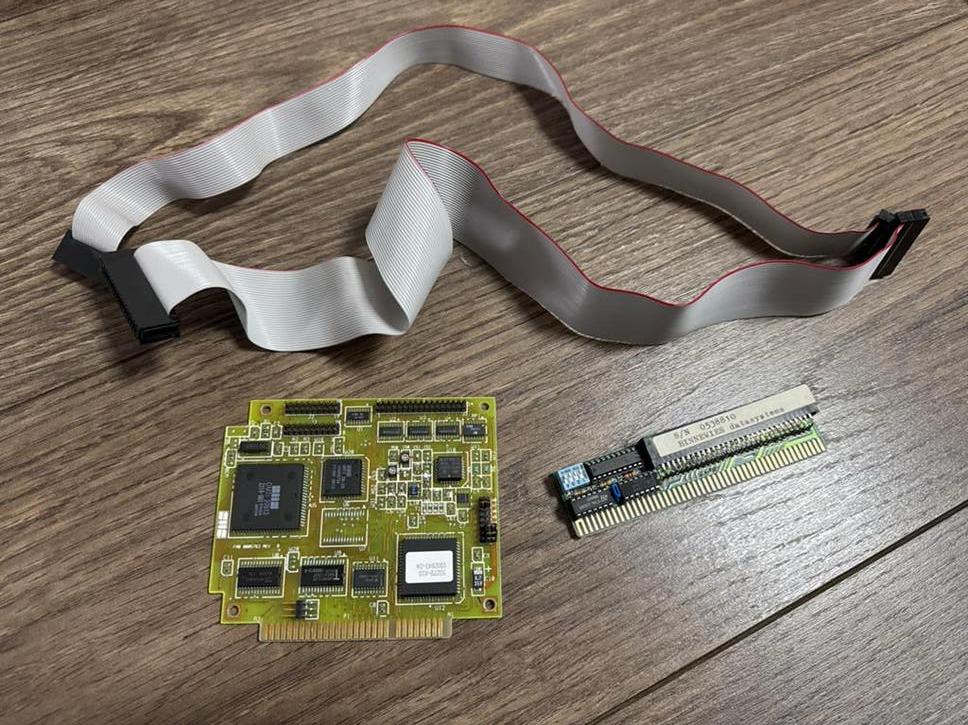 Amiga 2000 Componenten: OMTI Controller & Binnewies, Ophalen of Verzenden