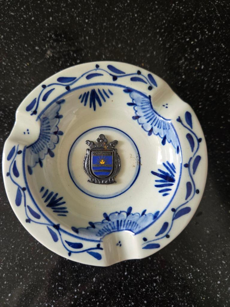Delfts blauw asbakje wapen Zonnemaire, Antiek en Kunst, Antiek | Porselein, Ophalen of Verzenden