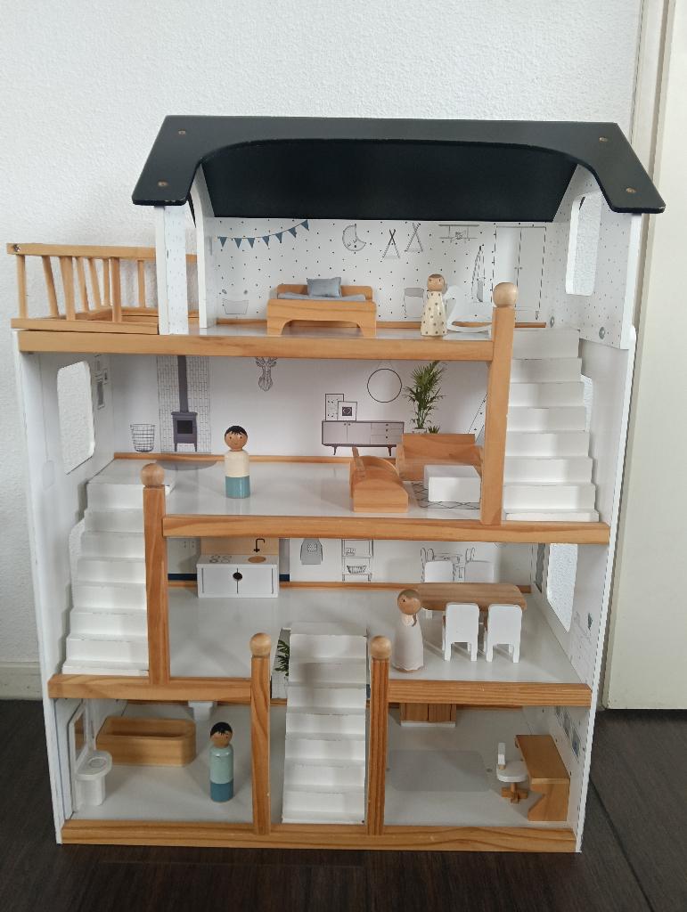 Te koop mooi houten poppenhuis Petit Amelie, Kinderen en Baby's, Speelgoed | Poppenhuizen, Gebruikt, Poppenhuis, Ophalen