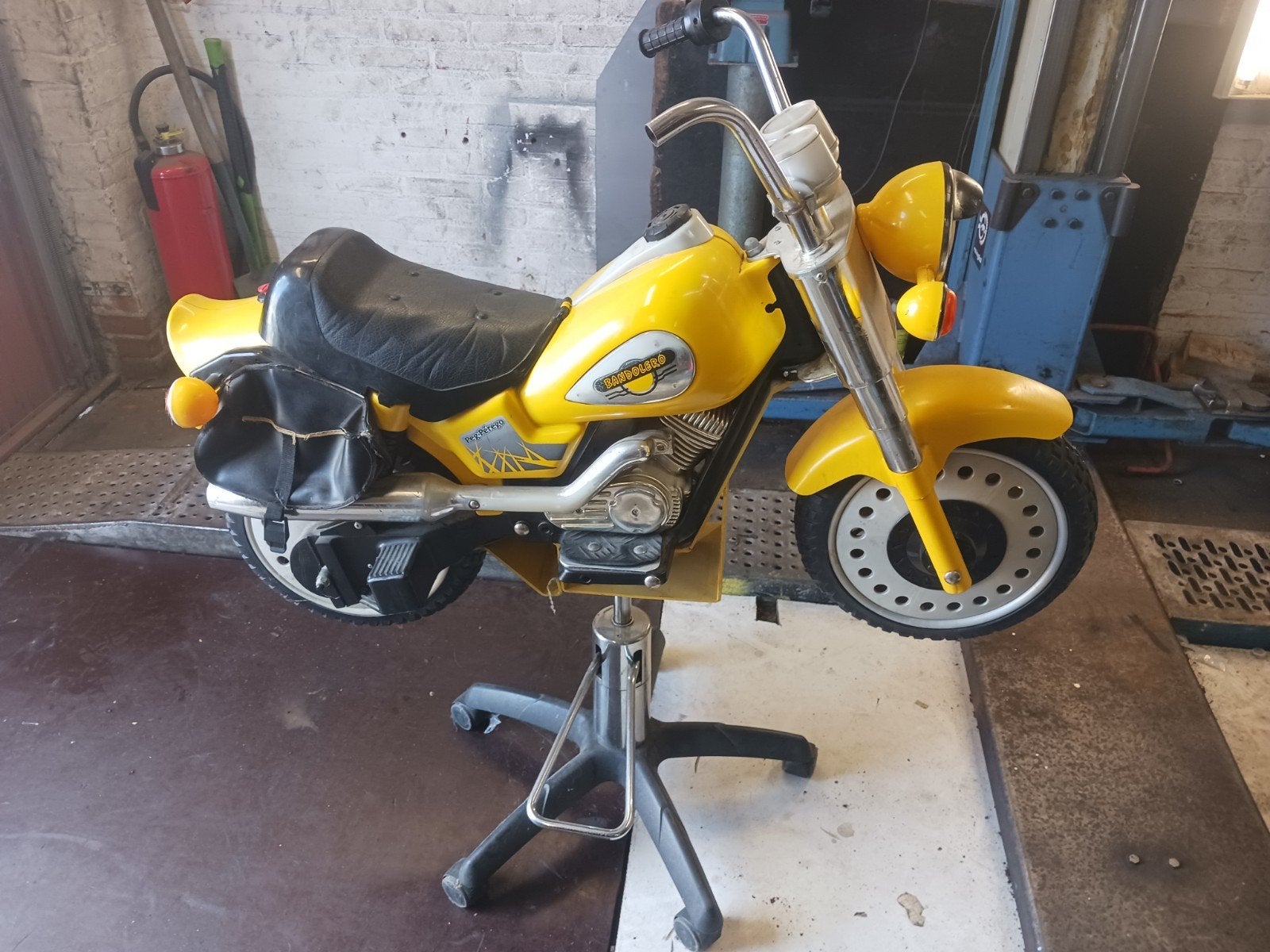 Gele kinder kapperstoel motorfiets opknapper, Ophalen, Gebruikt