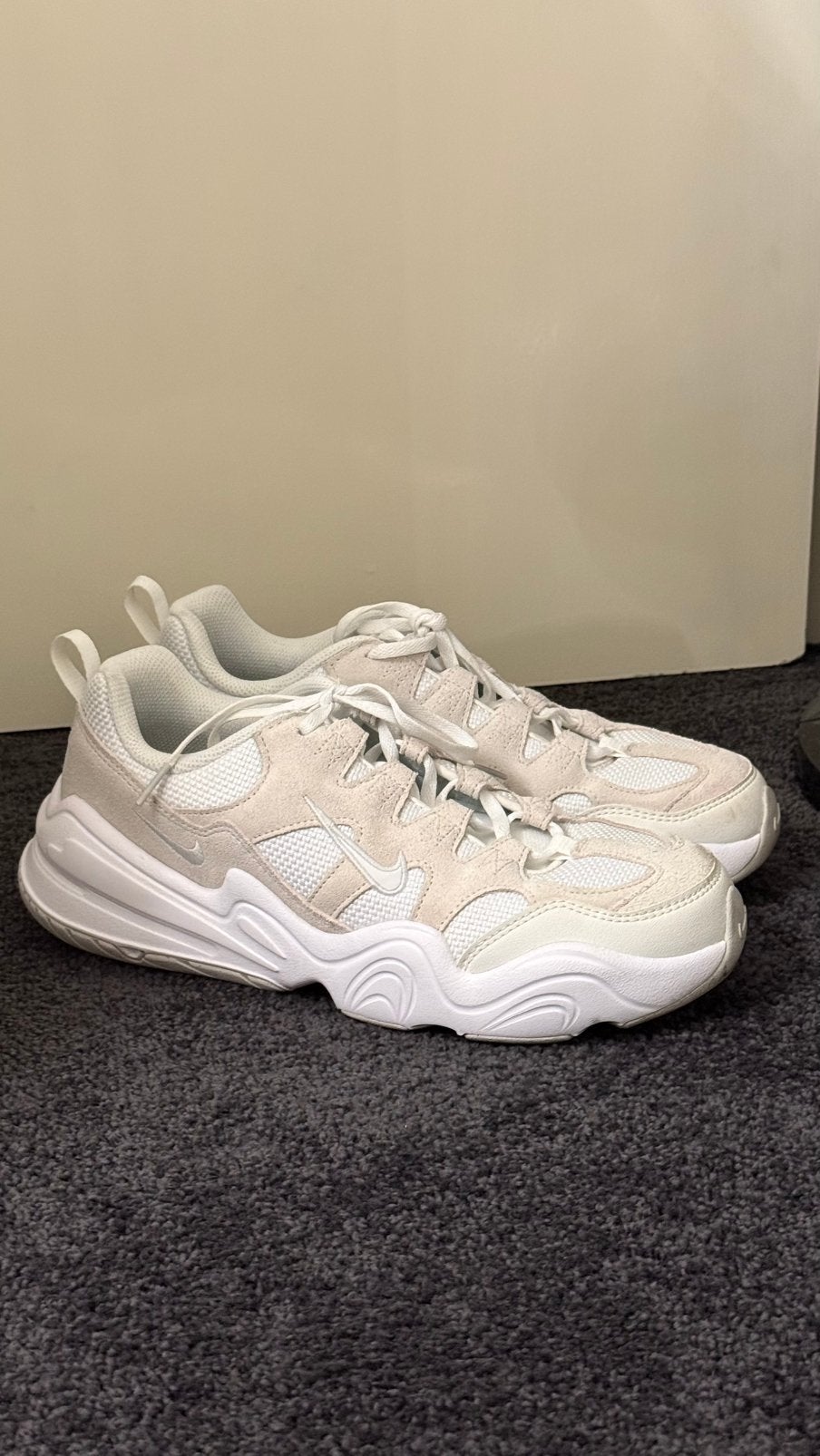 Nike Tech Hera (White / Photon Dust) maat 41, Kleding | Dames, Schoenen, Ophalen, Wit, Sneakers of Gympen, Zo goed als nieuw
