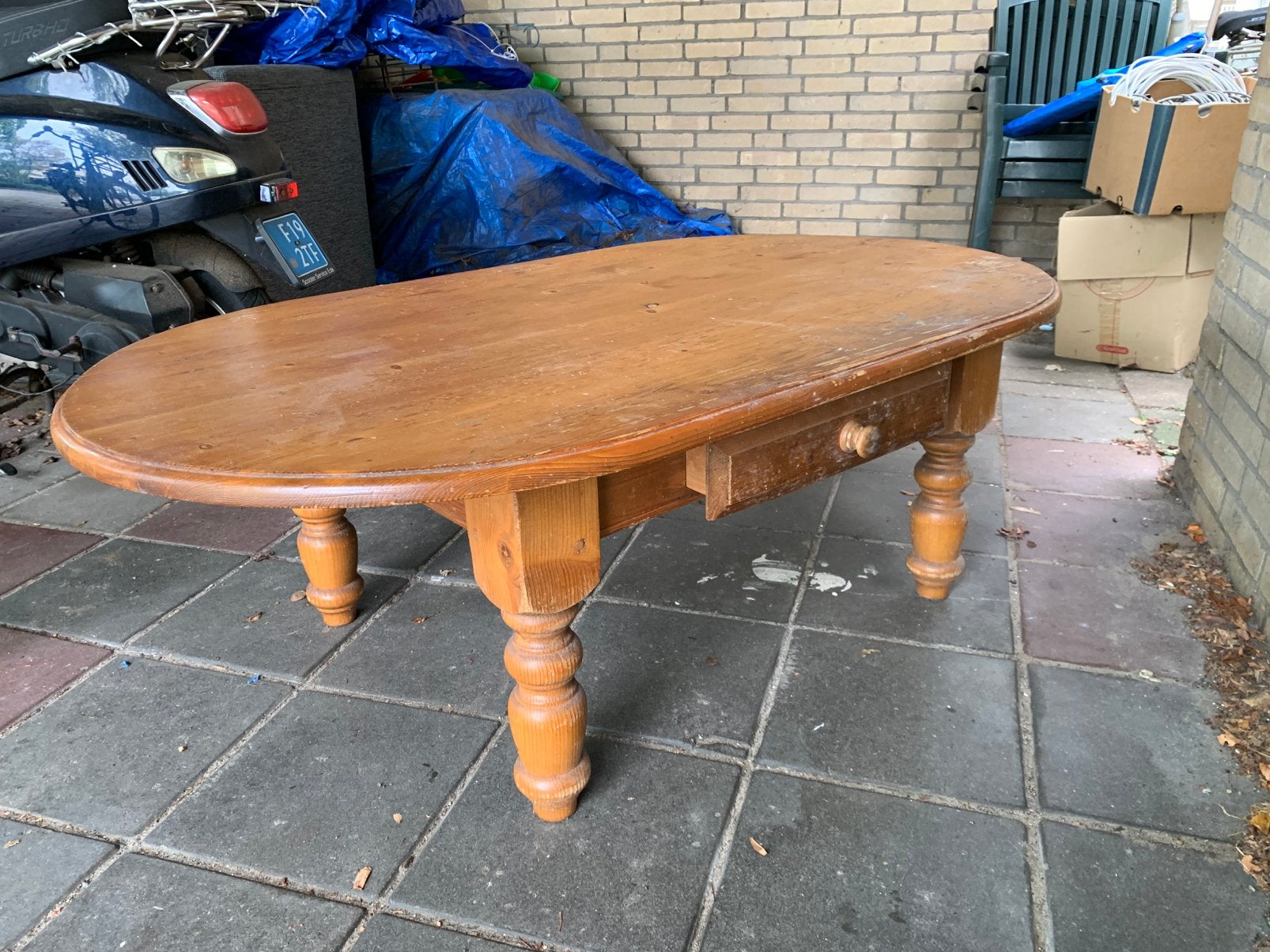 Oude grenen tafel, opknapper, kort beschikbaar, Huis en Inrichting, Ophalen, Gebruikt