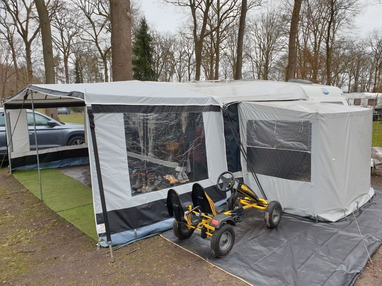 Hobby Excellent Easy 2003 - 5 persoons met stapelbed, Ophalen, Gebruikt