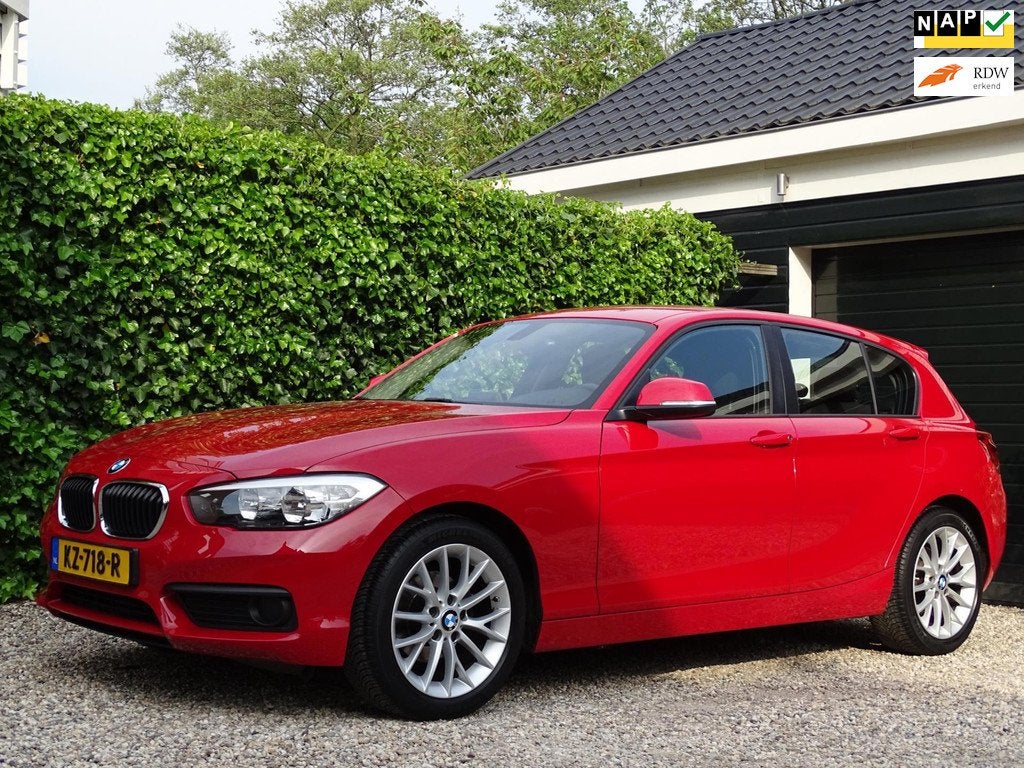 BMW 1-serie 116i Essential | Airco | Bluetooth | PDC achter, Auto's, BMW, 1-Serie, 19 km/l, 3 cilinders, LED verlichting