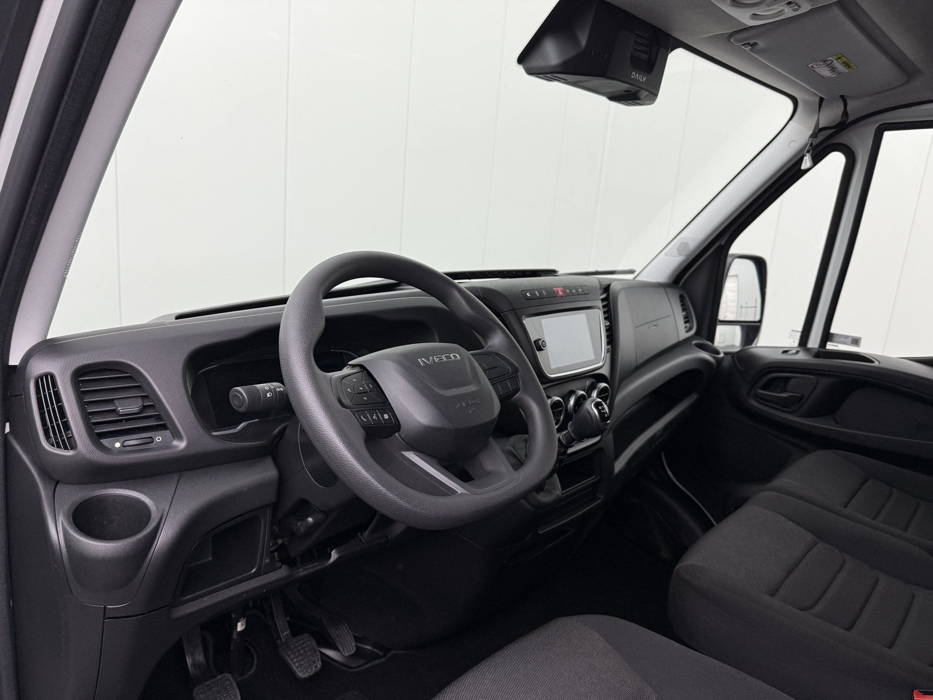 Iveco Daily 35S16 L3H2 Maxi | Nieuw Model 2025 | Airco | 3-Z, Auto's, Stof, Gebruikt, 156 pk, Iveco