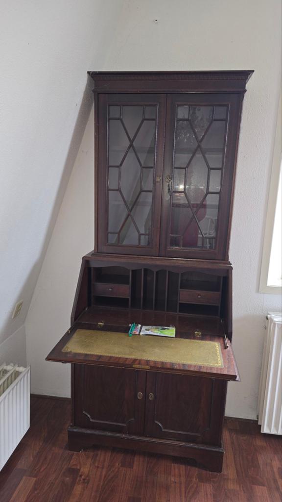 Bureau boekenkast 10 euro, Antiek en Kunst, Antiek | Meubels | Kasten, Ophalen of Verzenden