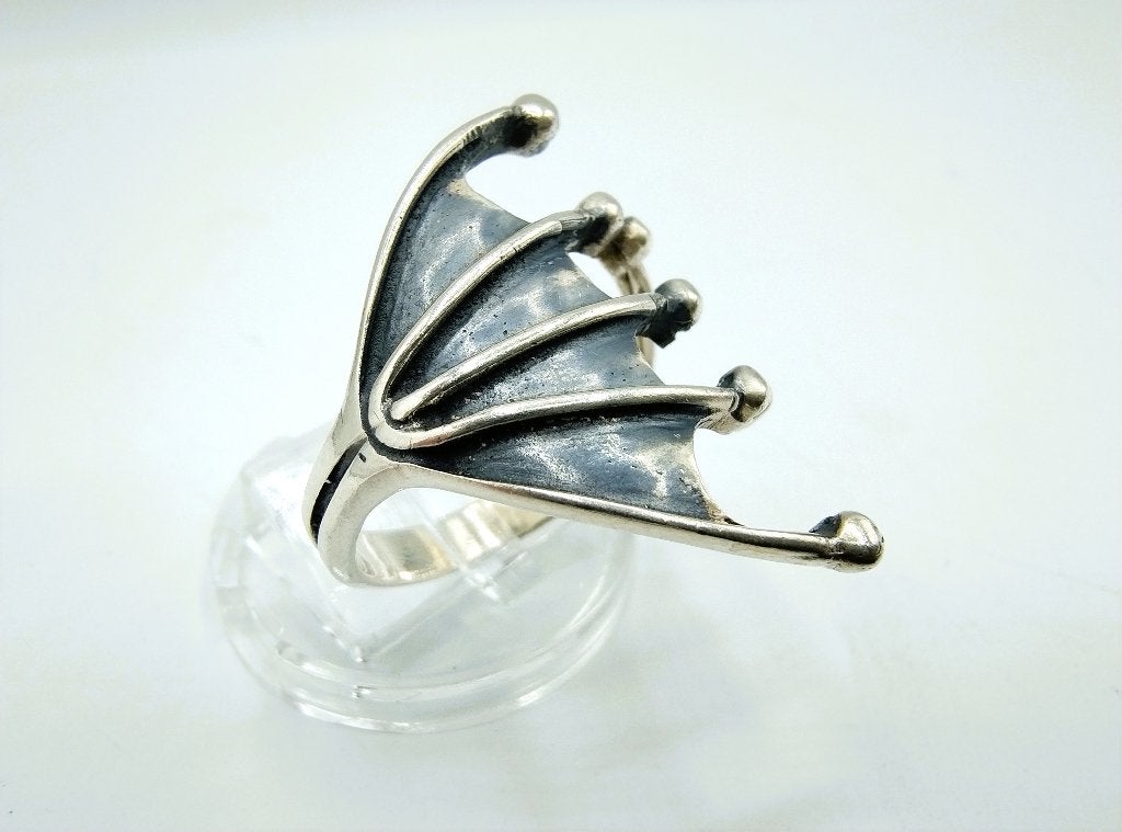 Zilveren ring uitgespreide vleermuis vleugels, 925, 19 mm, Sieraden, Tassen en Uiterlijk, Gebruikt, Info@zilverwebsite.nl, Verzenden