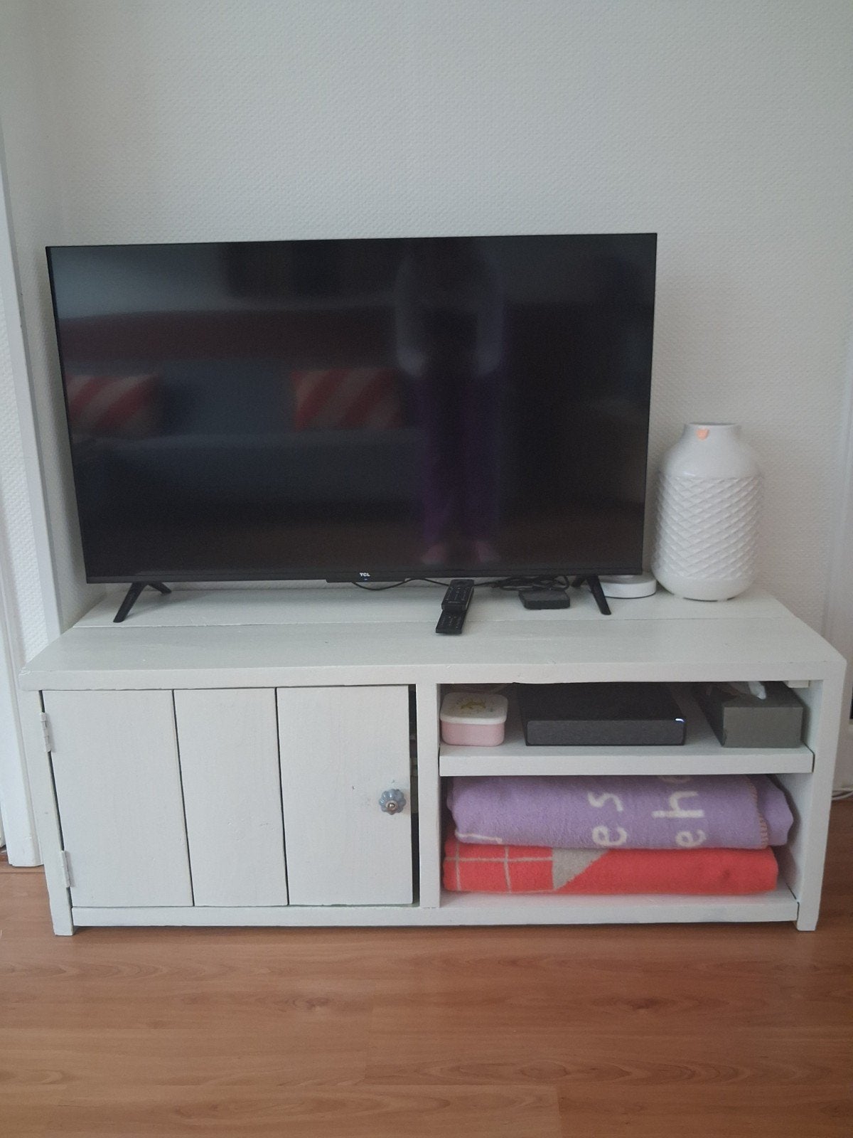 Tv kast, 100 tot 150 cm, Ophalen of Verzenden, Zo goed als nieuw, Minder dan 100 cm