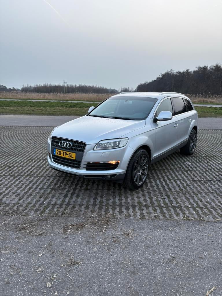 Audi Q7 4.2 V8 257KW Quattro Tiptronic 2007 Grijs, Automaat, 8 cilinders, 2245 kg, 350 pk