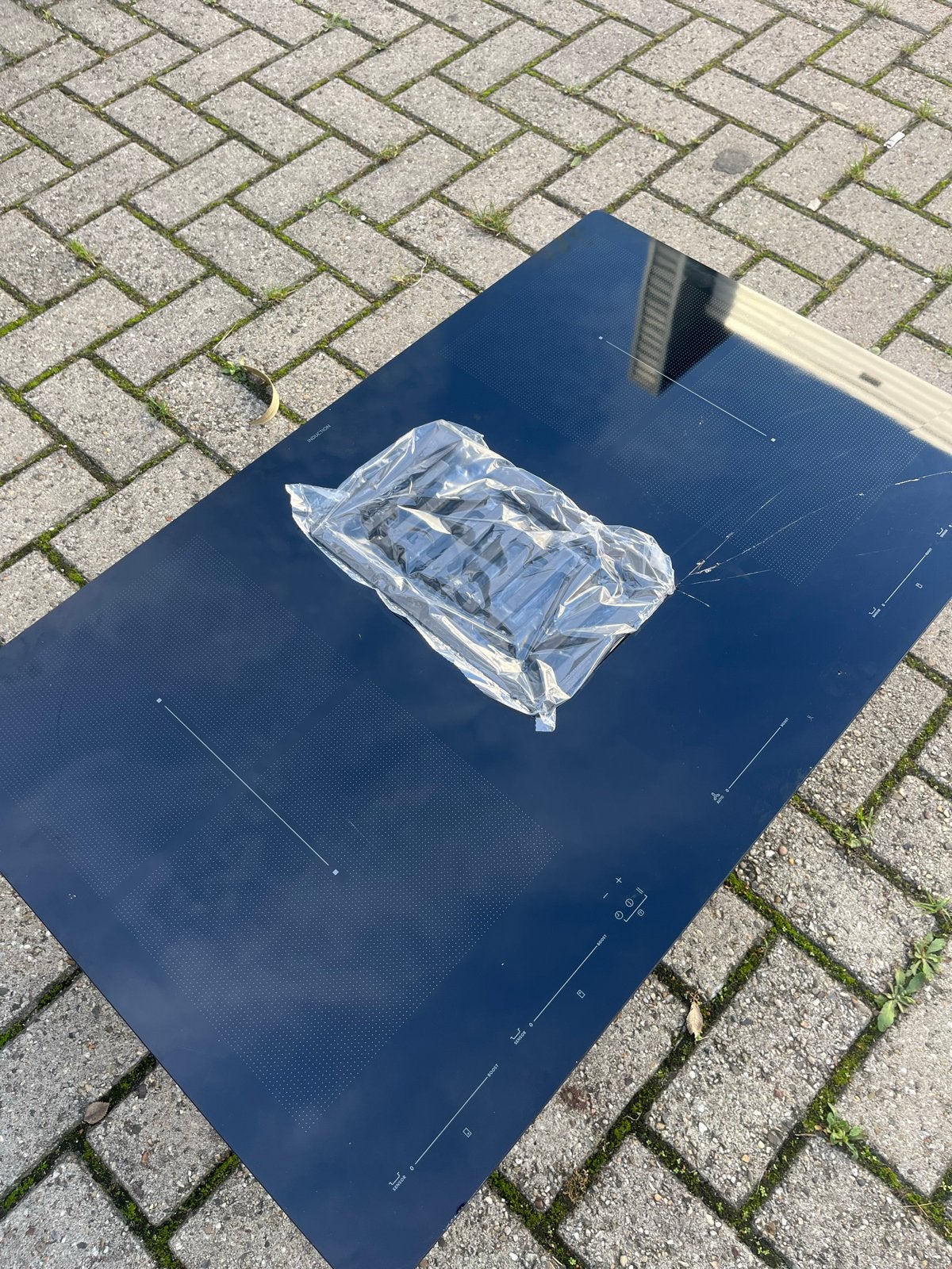 Inductiekookplaat met kleine beschadiging, functioneert goed, Witgoed en Apparatuur, Kookplaten, Ophalen, Gebruikt, 4 kookzones
