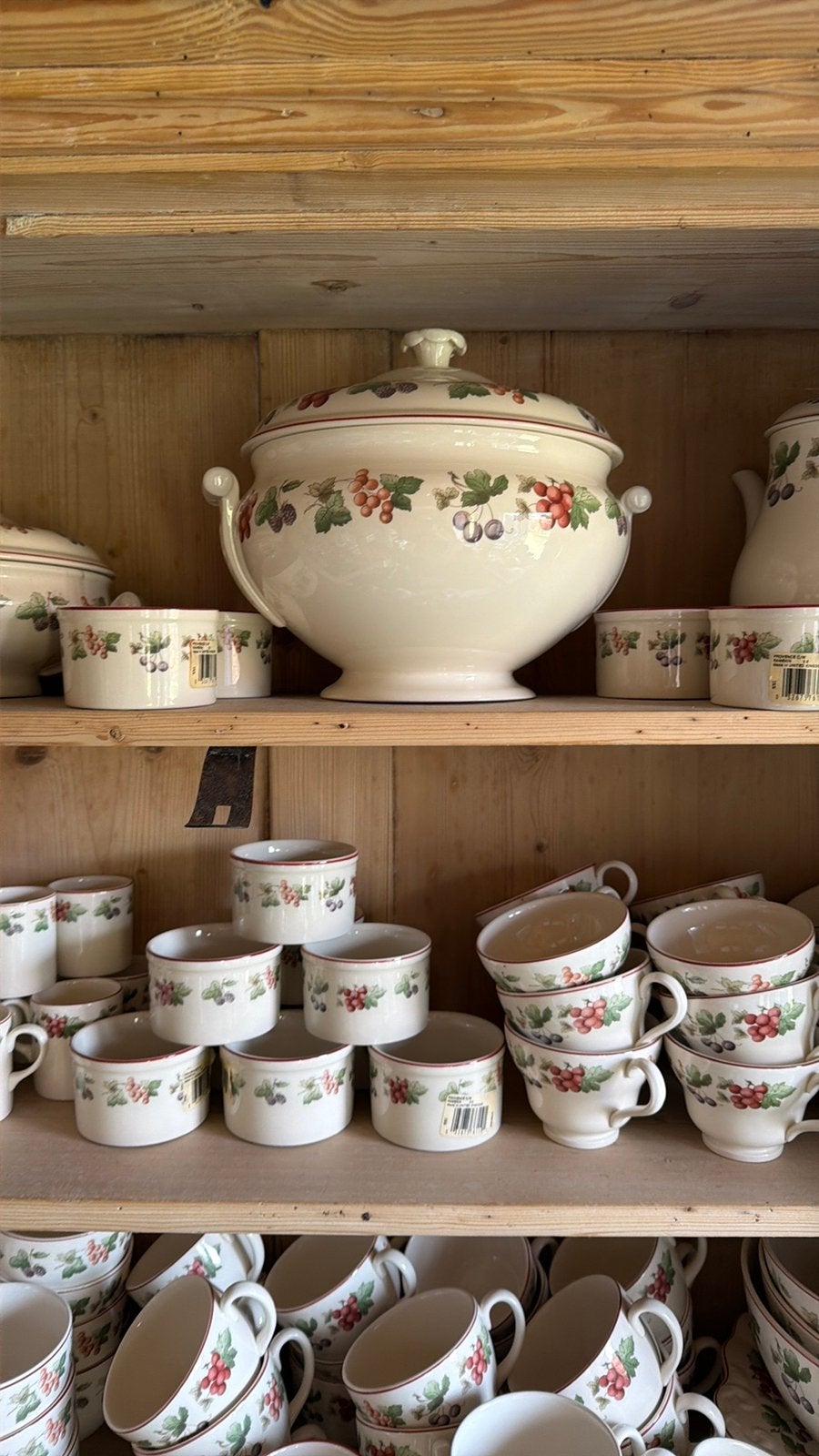 Wedgwood PROVENCE, Ophalen of Verzenden, Zo goed als nieuw, Porselein, Bord(en)