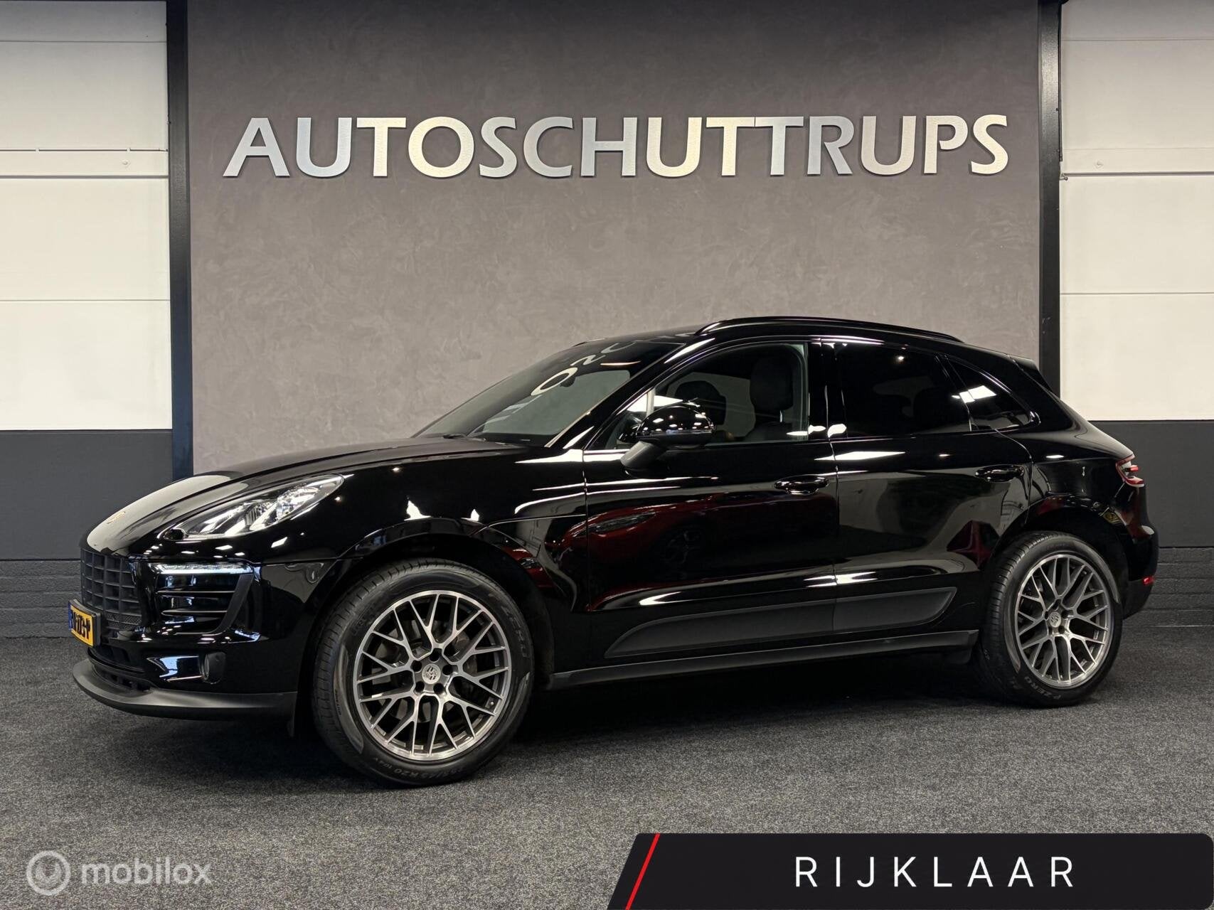 Porsche Macan 2.0 Turbo 4WD PANO / LEDER / NAVI / CRUISE / L, Automaat, Gebruikt, 4 cilinders, Zwart