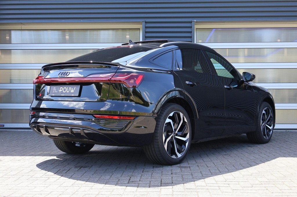Audi Q8 Sportback e-tron 50 340pk quattro S Edition | Panora, Auto's, Audi, Automaat, 12 maanden, Zwart, 95 kWh