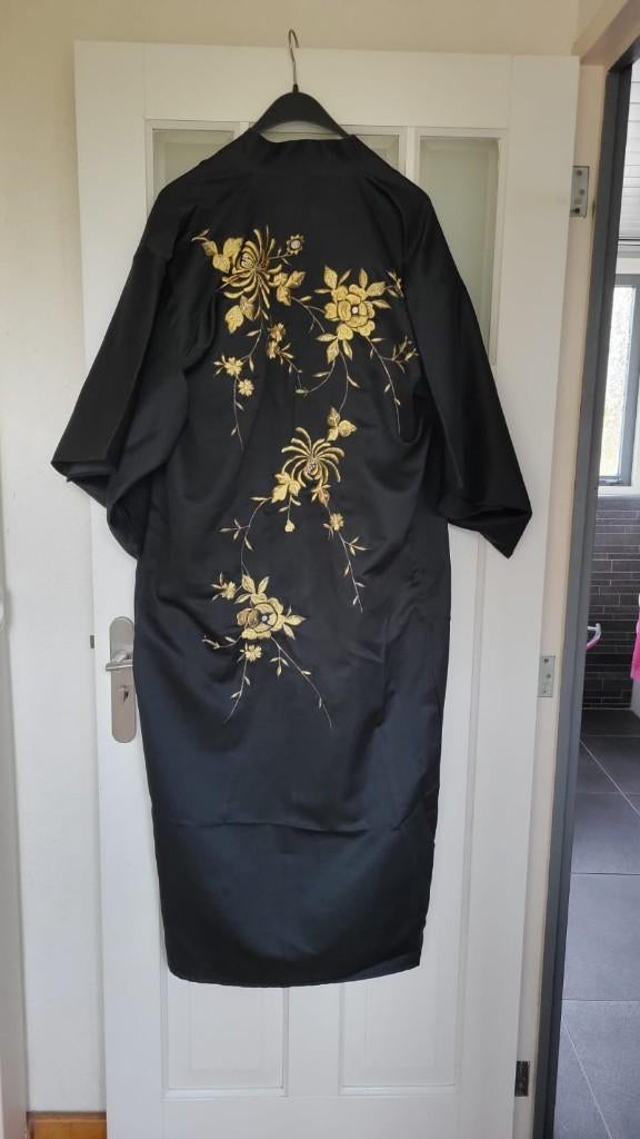Vintage Japanse kimono - Zwart met goud borduursel, Kleding | Dames, Overige Dameskleding, Nieuw, Ophalen of Verzenden