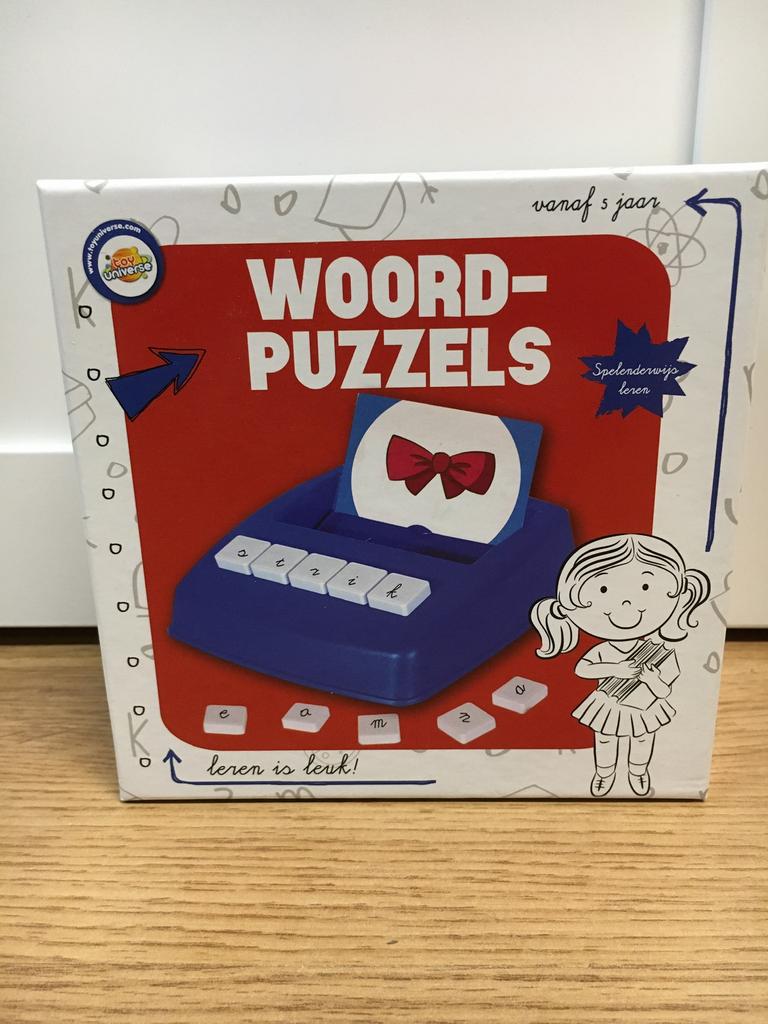 Woord puzzels, Ophalen of Verzenden, Zo goed als nieuw